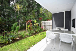 Spacious Coastal Escape - Minutes to Beach & Shops